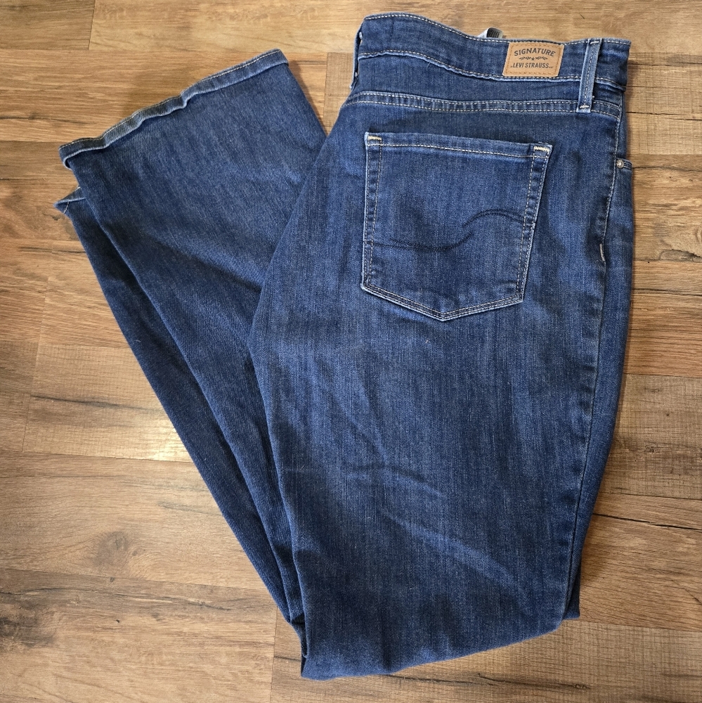 LEVI'S Signature Mid Rise Bootcut Women's Size 14M W32 X L32